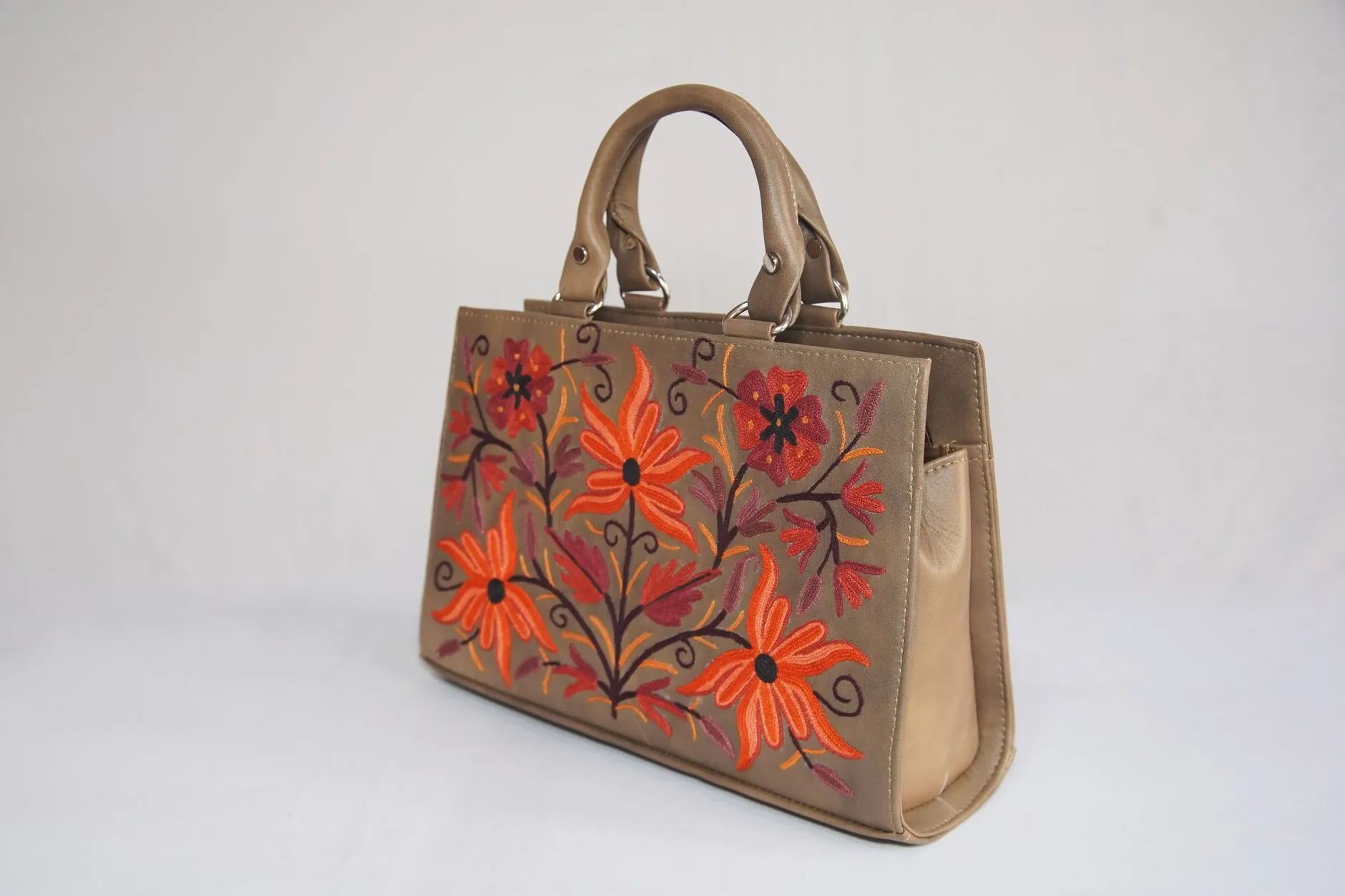 2024年重庆美容市场美甲美睫产品技术对比分析