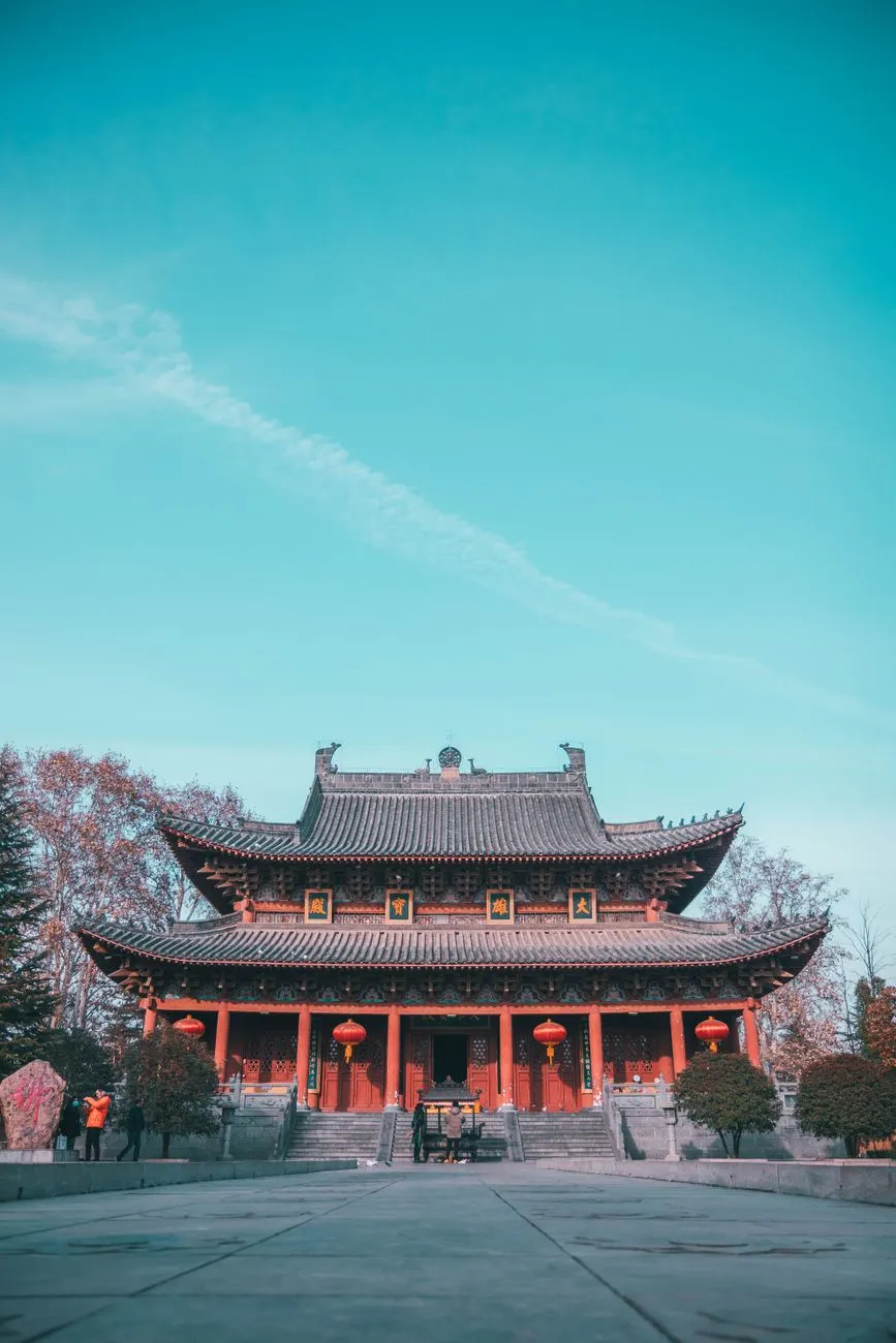 美甲美睫产品成分对比：不同品牌胶类与睫毛粘合剂的性能测评