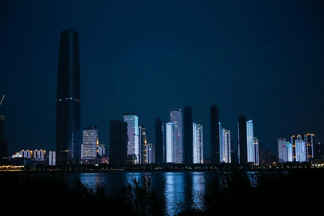美甲美睫与皮肤管理协同护理方案：提升手部与面部美容效果