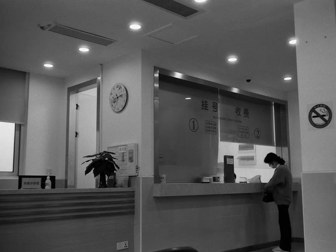 美甲美睫与美容护肤项目对比：如何选择适合的护理方案